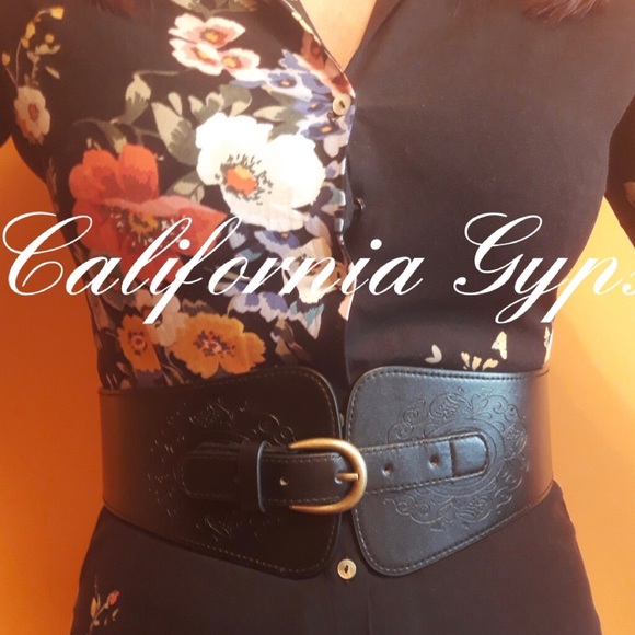 Western Boho gypsy etched leather belt - Picture 2 of 5